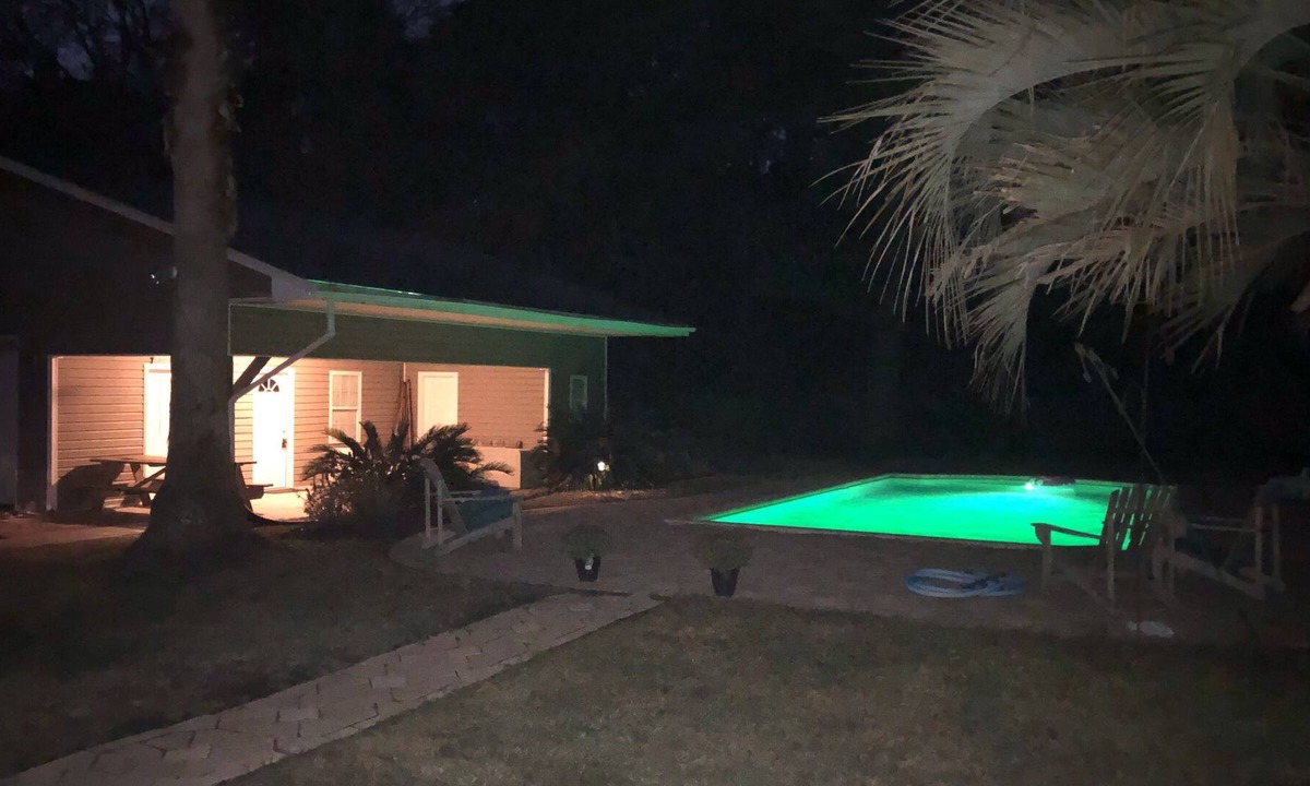 Surfside Beach Cottage | Guest Cottage overlooking the pool.