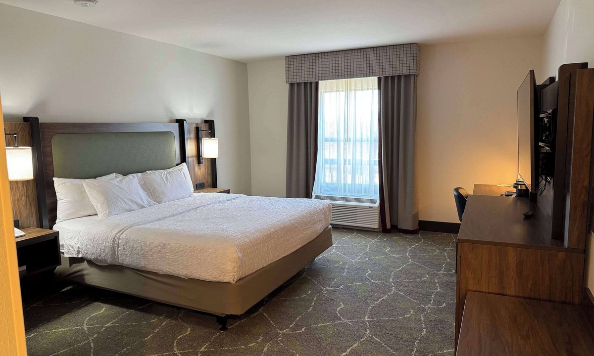 Dobson Hotel | Hampton Inn and Suites Dobson