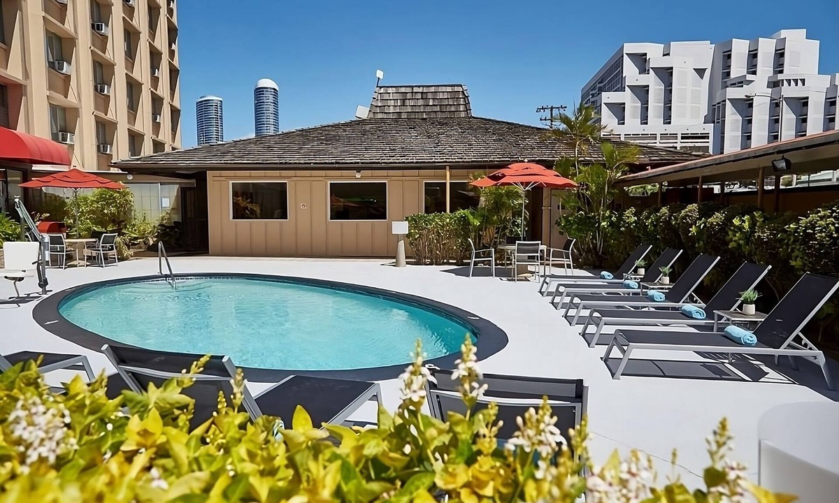 Ala Moana Hotel | High Floor City View Two Queens, Scenic Urban Garden Setting, Pool Access