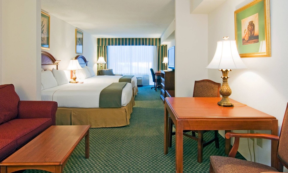 Emporia Hotel | Holiday Inn Express Hotel & Suites Emporia by IHG