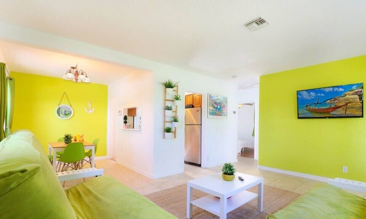 South Middle River House | Holidays Sale | 20-40% discounts | Private Pool | Beach 7min| Downtown 6min