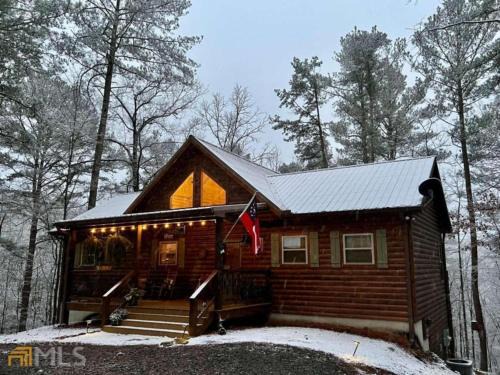 Ellijay House | Hollow Tree Hideaway Coosawattee River Resort - FREE ticket for each night of your stay