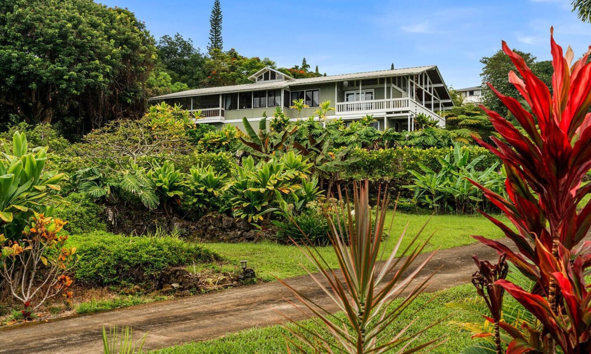 Holualoa House | 🏖️Holualoa Estate w/Ocean Views + 1.5 Acres