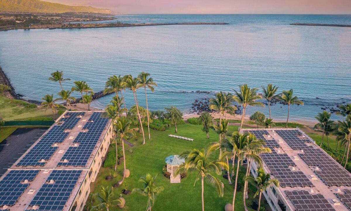 Kahului Hotel | Ideal Mix of Comfort and Value! 4 Comfortable Units, Outdoor Pool, Oceanfront!