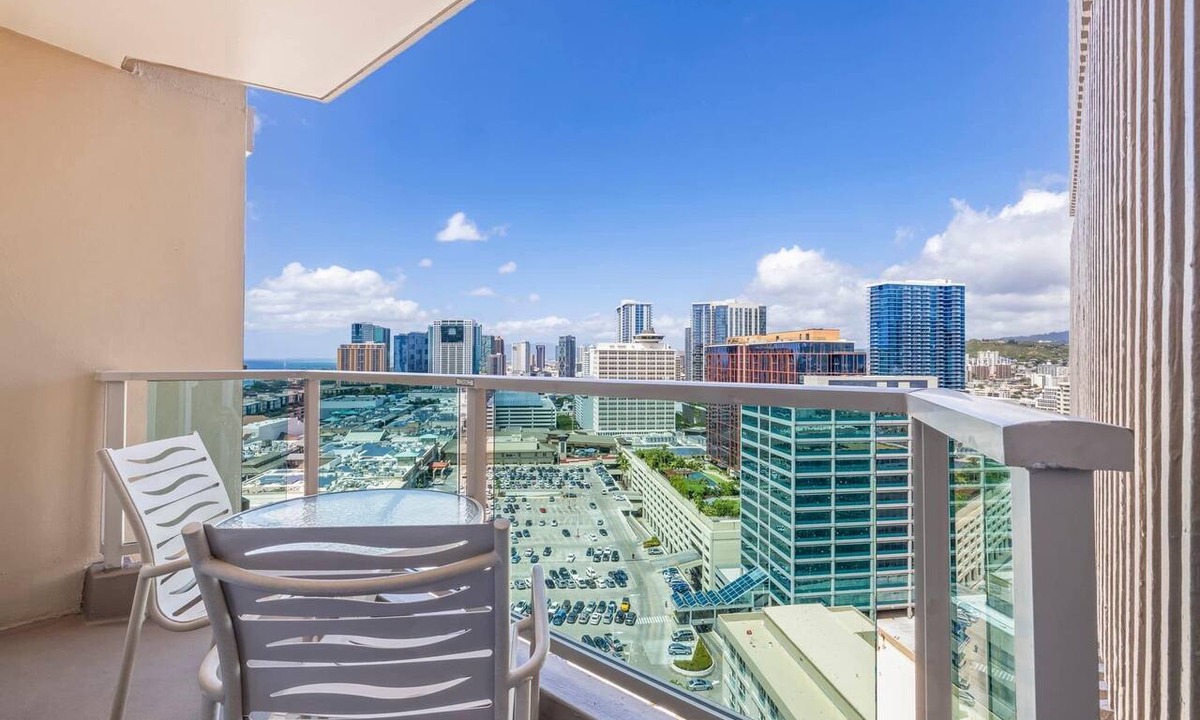Ala Moana Condo | Incredible Partial Ocean & City View w/Balcony