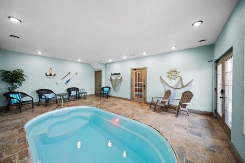 Pigeon Forge House | Indoor Heated Pool, Alpine Resort Near Dollywood, Theater & Game Room, Hot Tub