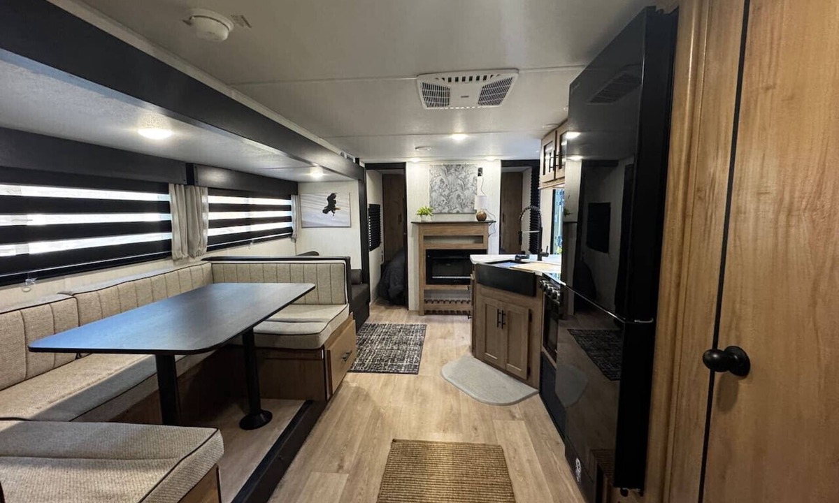 Salamatof House | Inlet View Cozy Camper