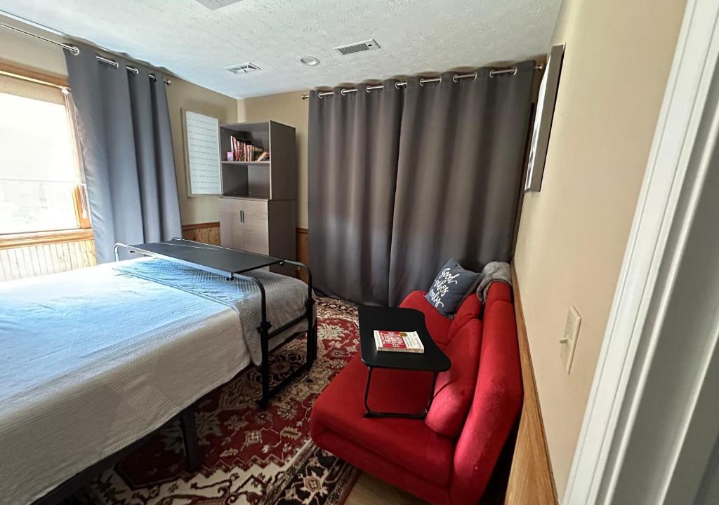North Royalton Bed & Breakfast | Irena Bed and Breakfast