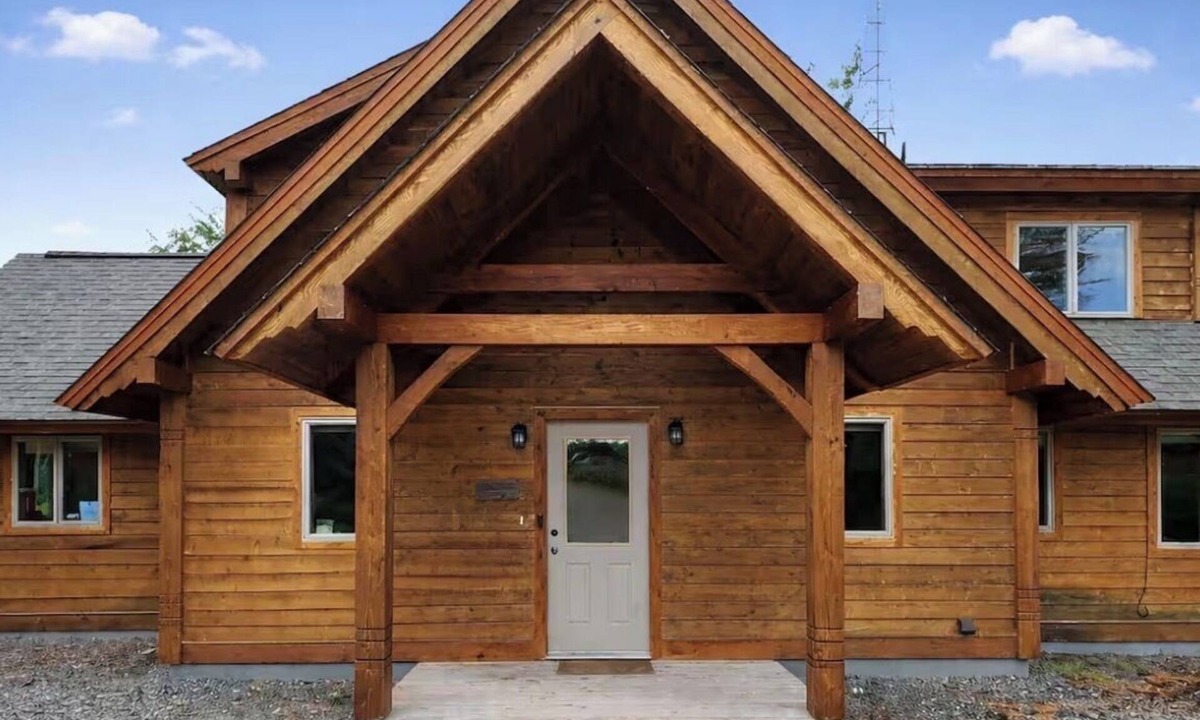 Soldotna House | Kenai Riverfront Home w/Private Dock + 4 Baths