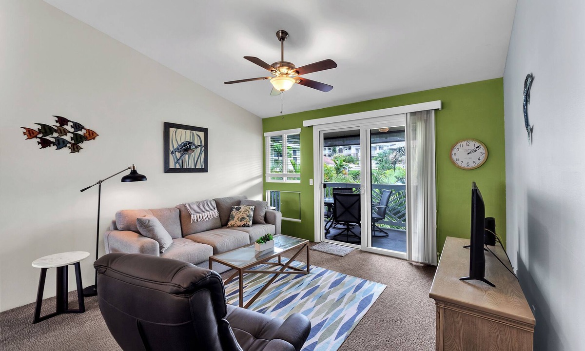 Kailua-Kona Condo | Kona Sea Ridge#Y22: Beautiful Top Floor unit with Ocean Views in Gated area