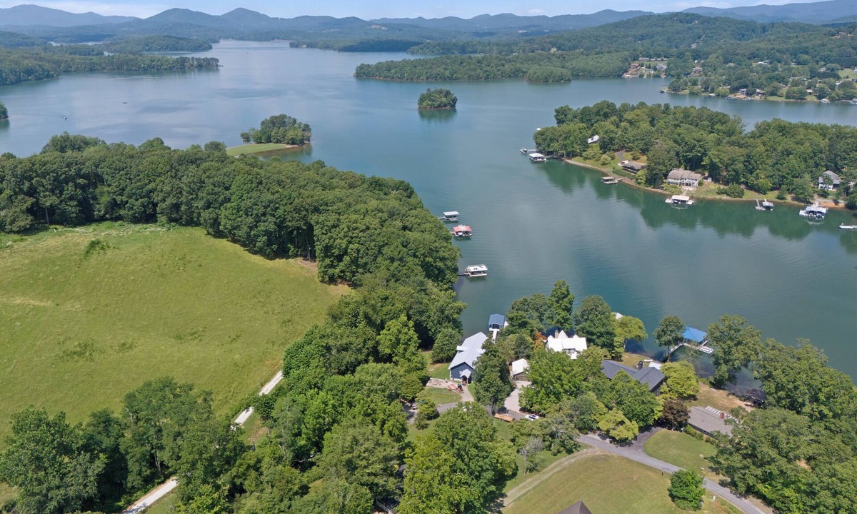 Elf House | Lake Breeze Cottage by Chatuge Home Concierge | Lake Access · Hot Tub · Firepit · Canoe · Kayak