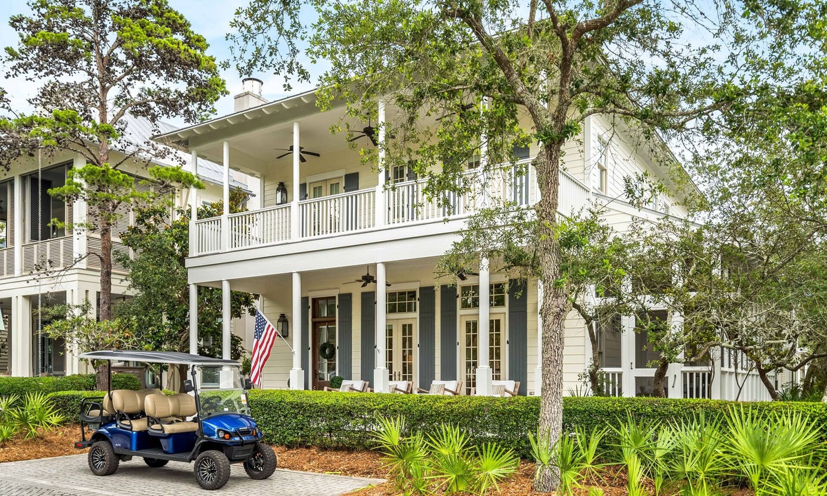Cottage District House | Lake District Luxury: 6-Bedroom Retreat with WaterColor Beach Club Access, Bikes, and Electric Cart!