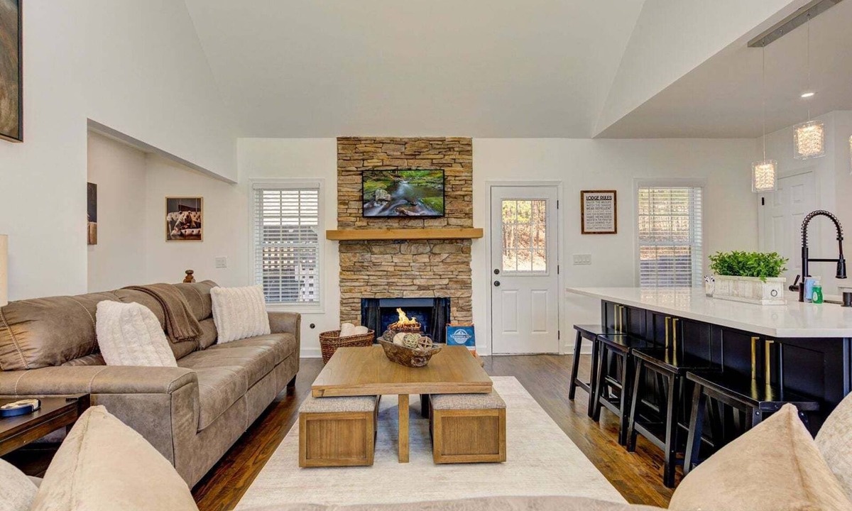 Jasper House | Lake Vista Lodge - Hot Tub in Bent Tree Community