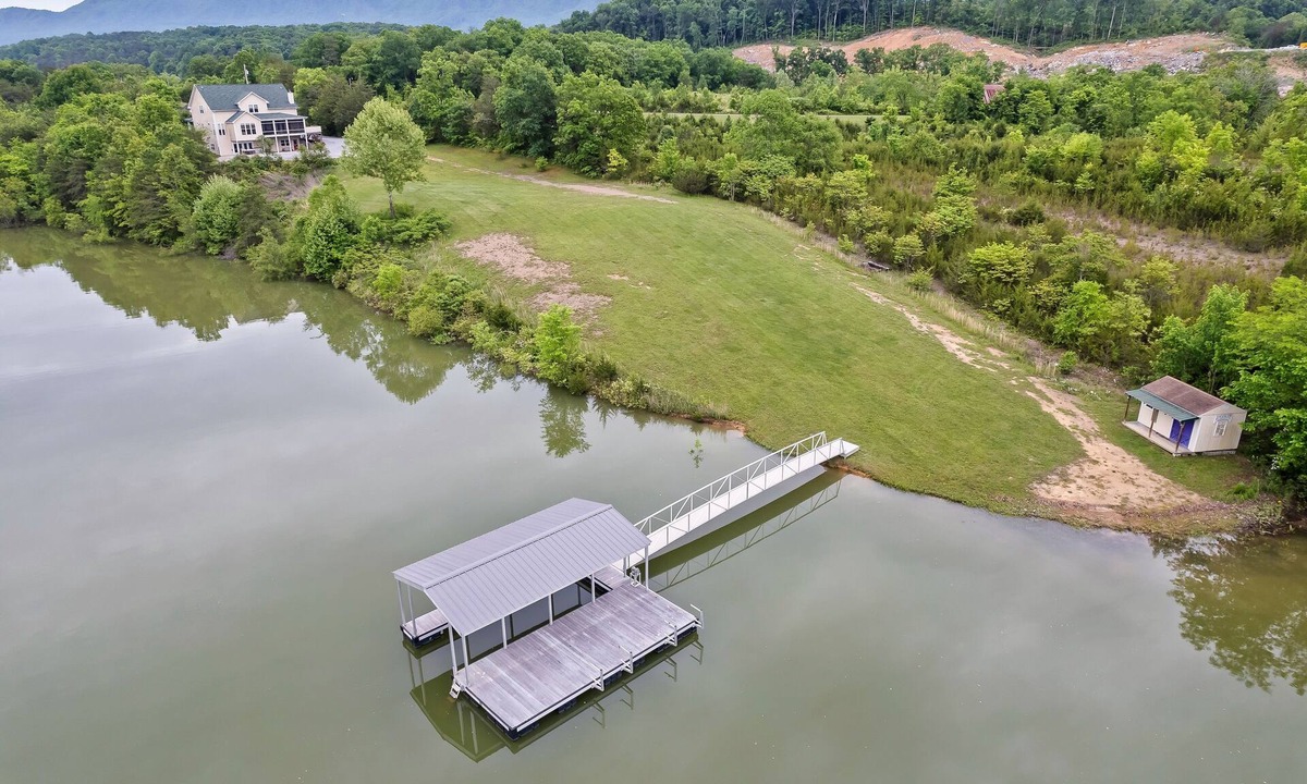Dandridge House | Lakefront - 2 Homes! Private WITH INGROUND POOL!
