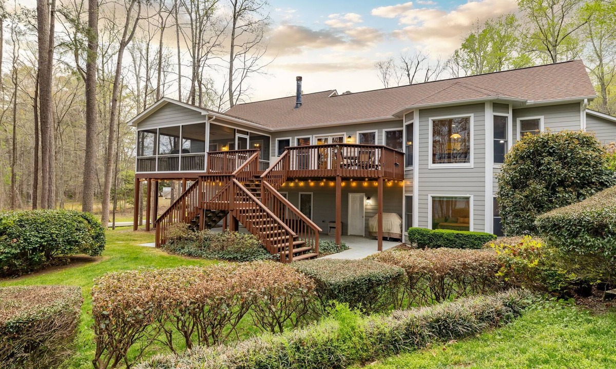 Littleton House | Lakefront, Dock, Kayaks, Games, Firepit, Fireplace