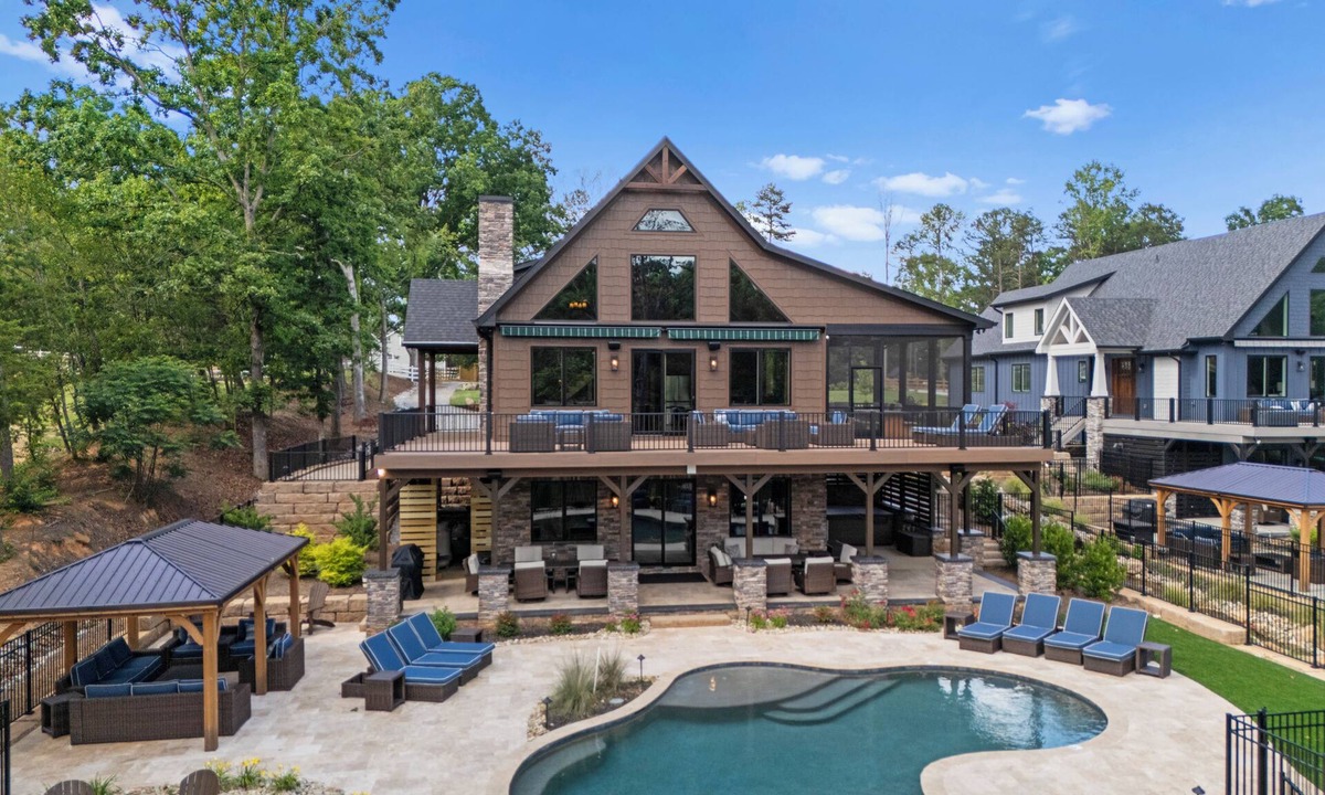 Lake Norman of Catawba House | Lakefront w/Pool, Hot Tub, Theater, Sleeps 20+ | Black Bear Lodge by AvantStay