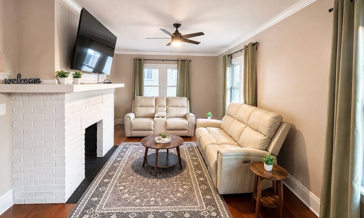 Lakewood House | Lovely 4-bedroom house with AC in charming Lakewood- full duplex, 2 units
