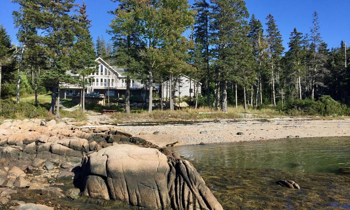 Deer Isle House | LUXURIOUS OCEANFRONT & PRIVATE BEACH - SPECIAL PRICE FOR SEPTEMBER AND OCTOBER