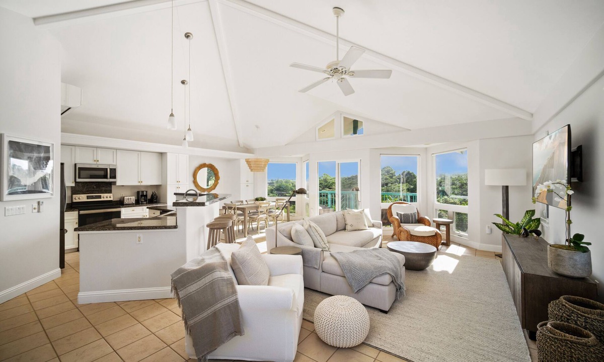 Princeville Condo | Luxurious Townhome with Lush Mountain Views North Shore Kauai