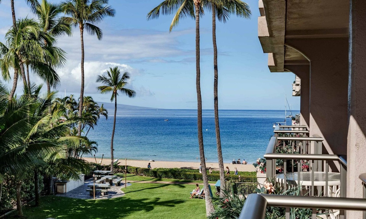 Kaanapali Condo | Luxurious Whaler Studio