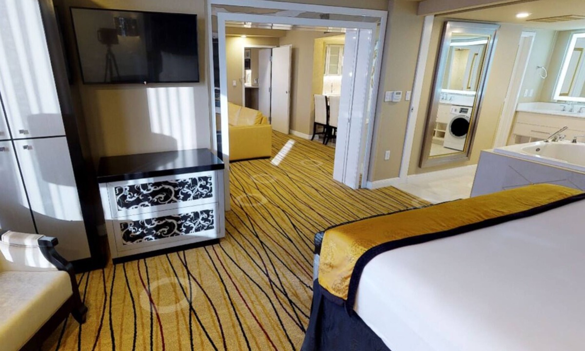 Winchester Resort | Luxury Experience-4BR Villa-10 people-Las Vegas Resort & Casino-Ideal for Groups