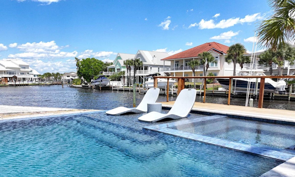 Perdido Key Coves One House | Luxury Infinity Edge Heated/Cooled Pool & Hot Tub + Boat Dock & Marine Station + Walk to the Beach + Beach Packages