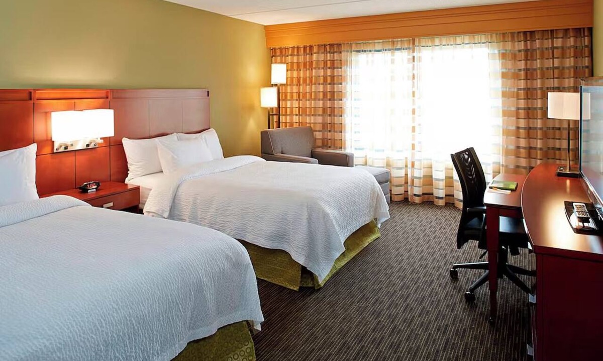Ithaca Hotel | Marriott Ithaca | 2 Queen | Ithaca Commons, Finger Lakes, Indoor Pool