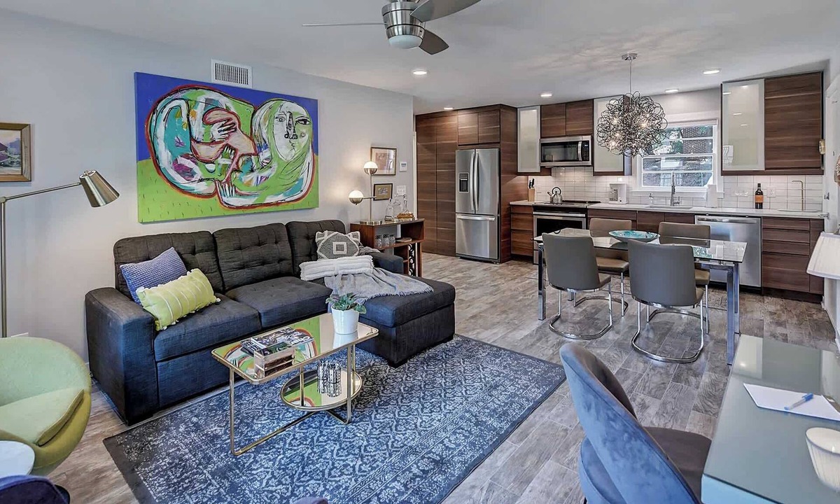 Cherry Condo | Modern Myers Park 1BR · Ground Floor · Free Parking · near Atrium CMC & Uptown