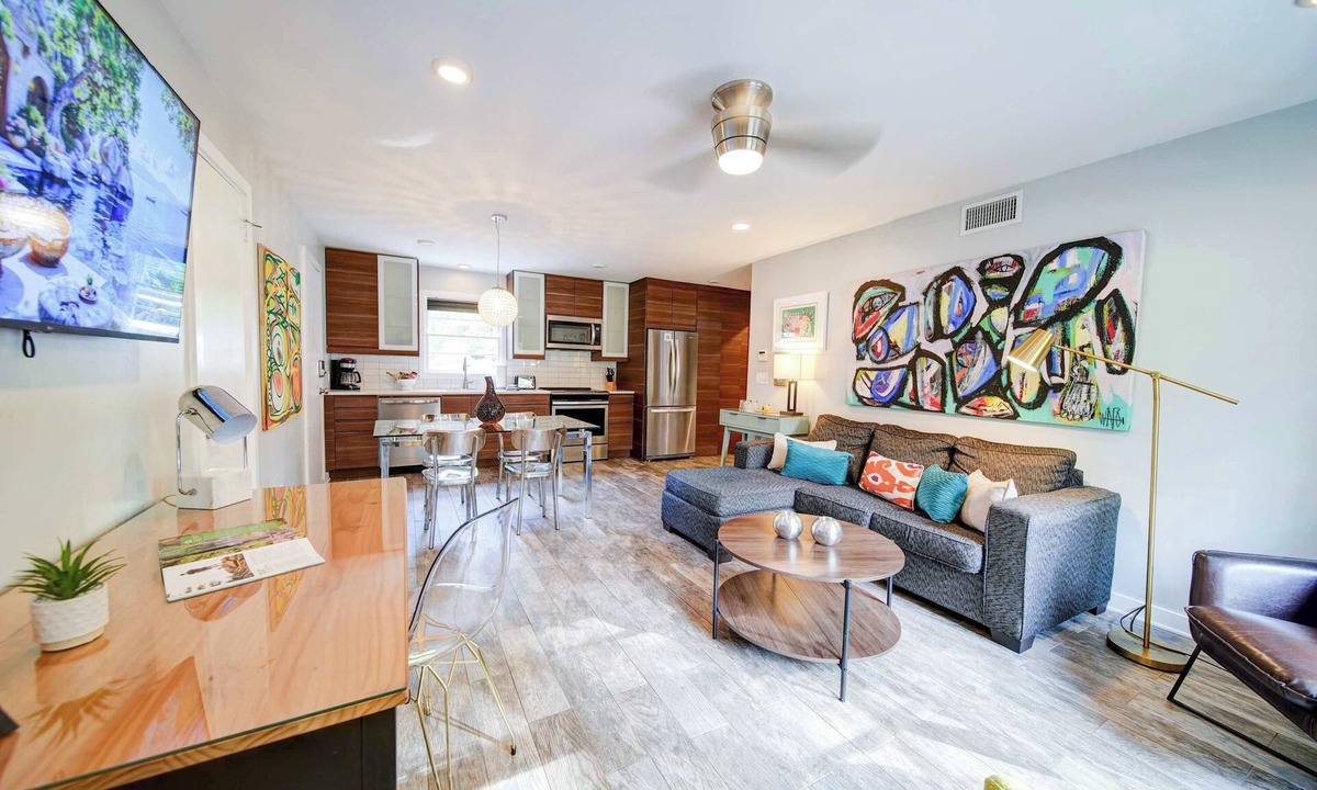 Cherry Condo | Modern Myers Park 1BR · Ground Floor · Free Parking near Atrium CMC & Uptown