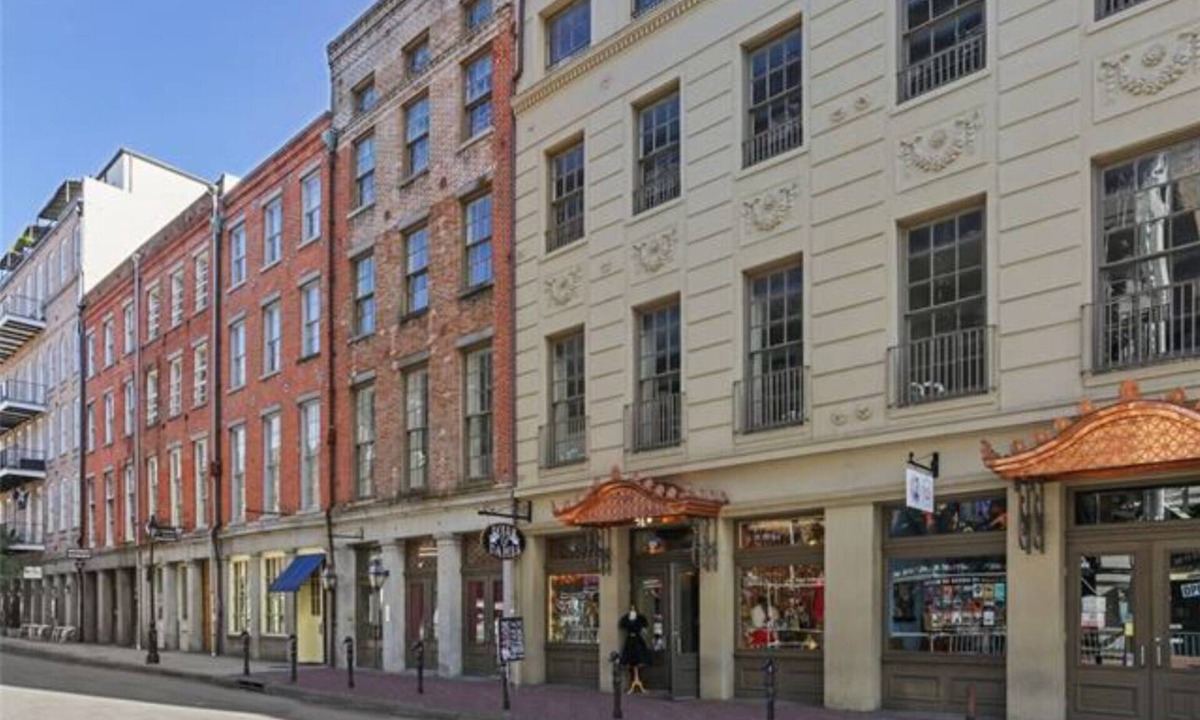 French Quarter Condo | Modern penthouse condo in the beautiful French Quarter.