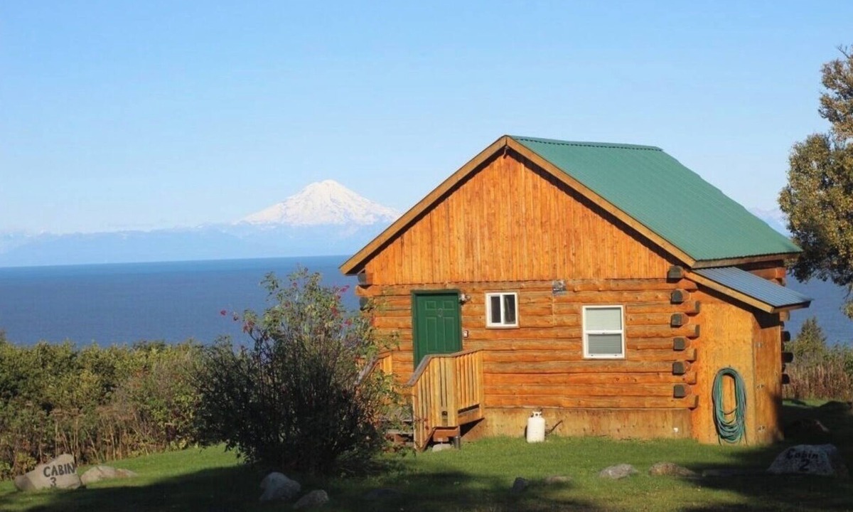 Ninilchik Cabin | Mt. Redoubt Cabin on the Cook Inlet, Basecamp for your Alaskan Adventures