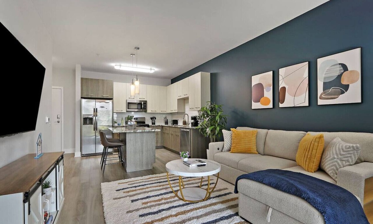 Warrenville Apartment | Naperville Getaway | 1BR w/Pool, Gym & More!