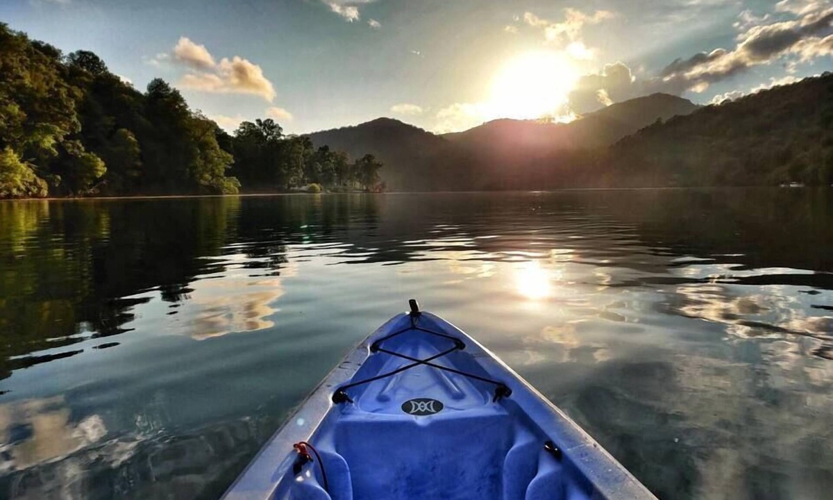 Topton House | Nature Retreat on Beautiful Nantahala Lake (Private Dock)