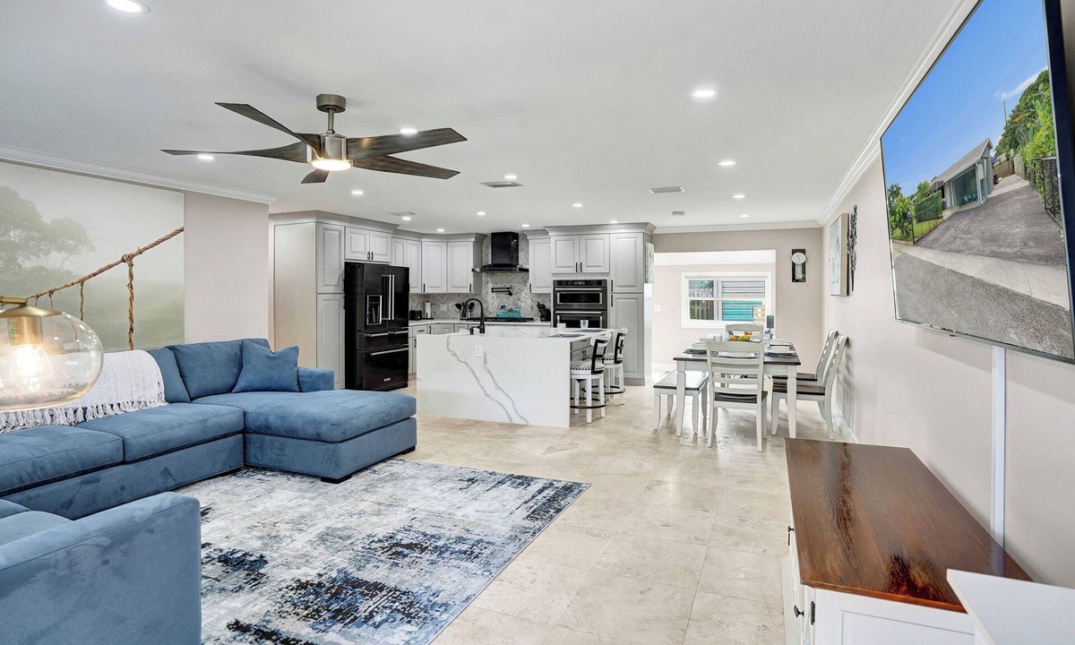 Sunset House | NEW Casa Brisa - Sunlit Family Haven Near Cruise Port & Hard Rock Hotel