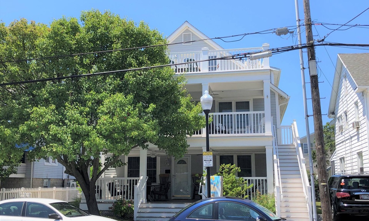 Ocean City House | New Downtown Large Beach House – Steps to the Beach & Boardwalk - 3 Kitchens
