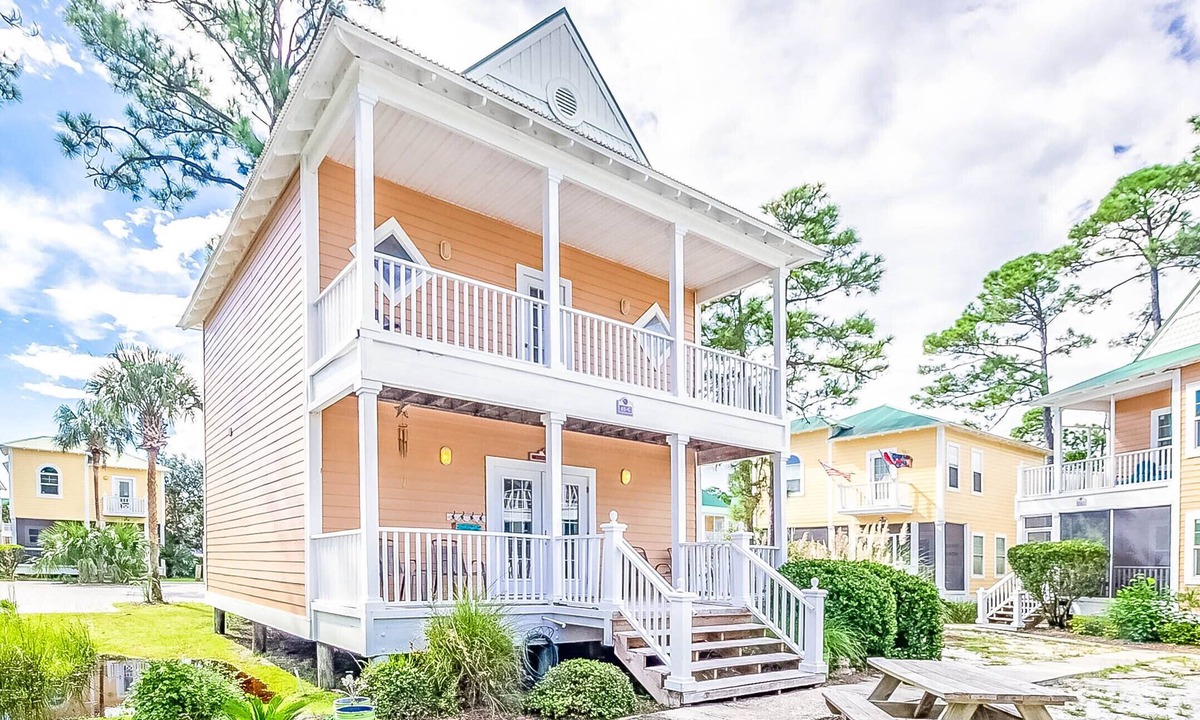 Ono Island Condo | NEW Listing! Don't miss out on this PEACH at Popular Purple Parrot Resort!