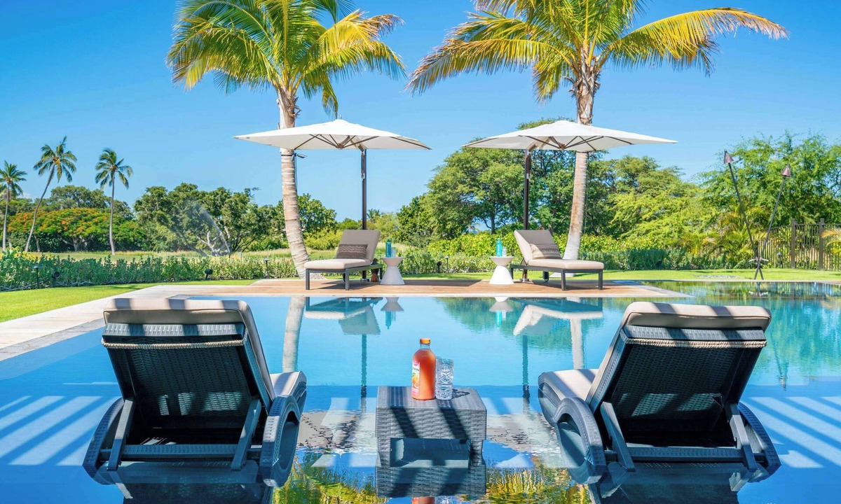 Kamuela Villa | New Listing Stunning Zero Edge Pool & Spa Weekly & Monthly Discounts!