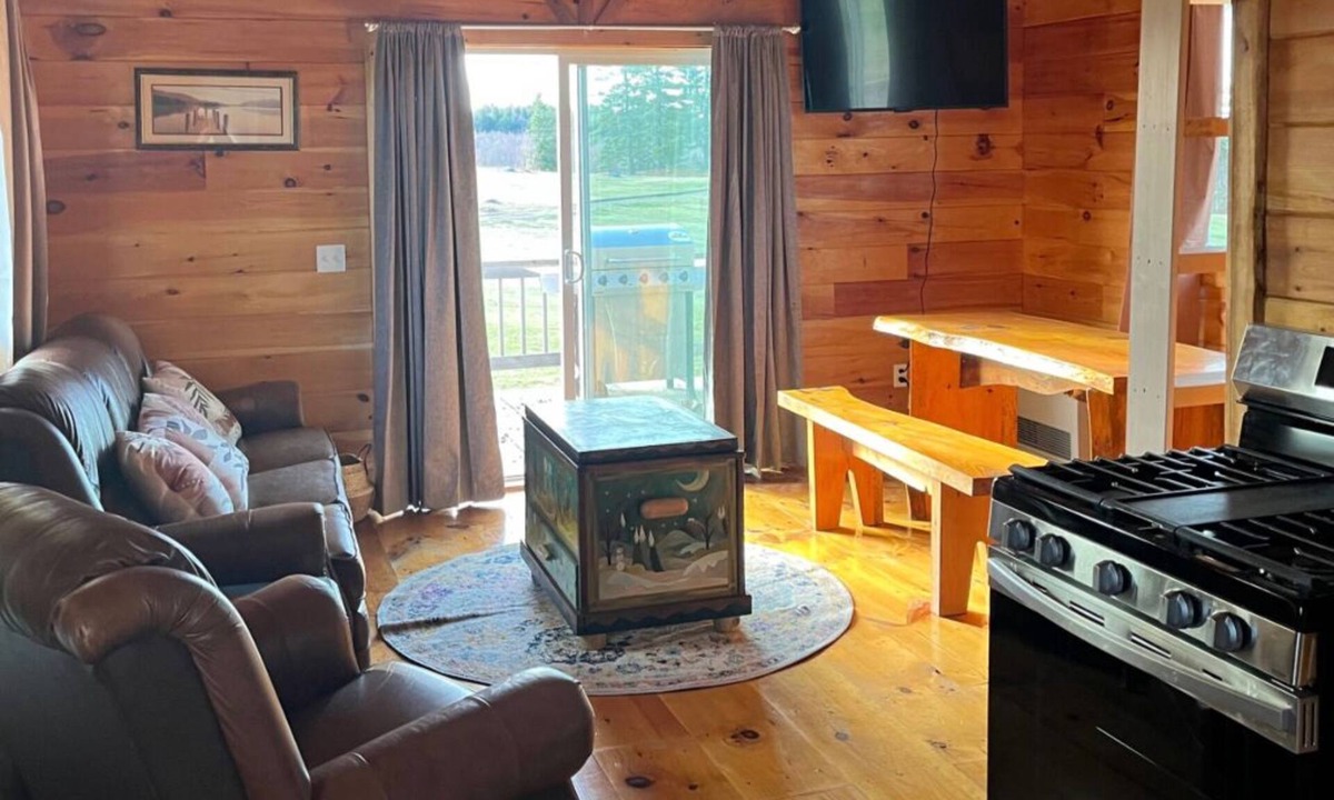 Wilton Cottage | New spacious-charming one bedroom cottage with loft at Wilson Lake Country Club