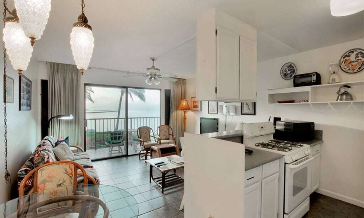 Kaunakakai Condo | Ocean Bliss W/Lanai, Kitchen and Fans–Molokai Shores