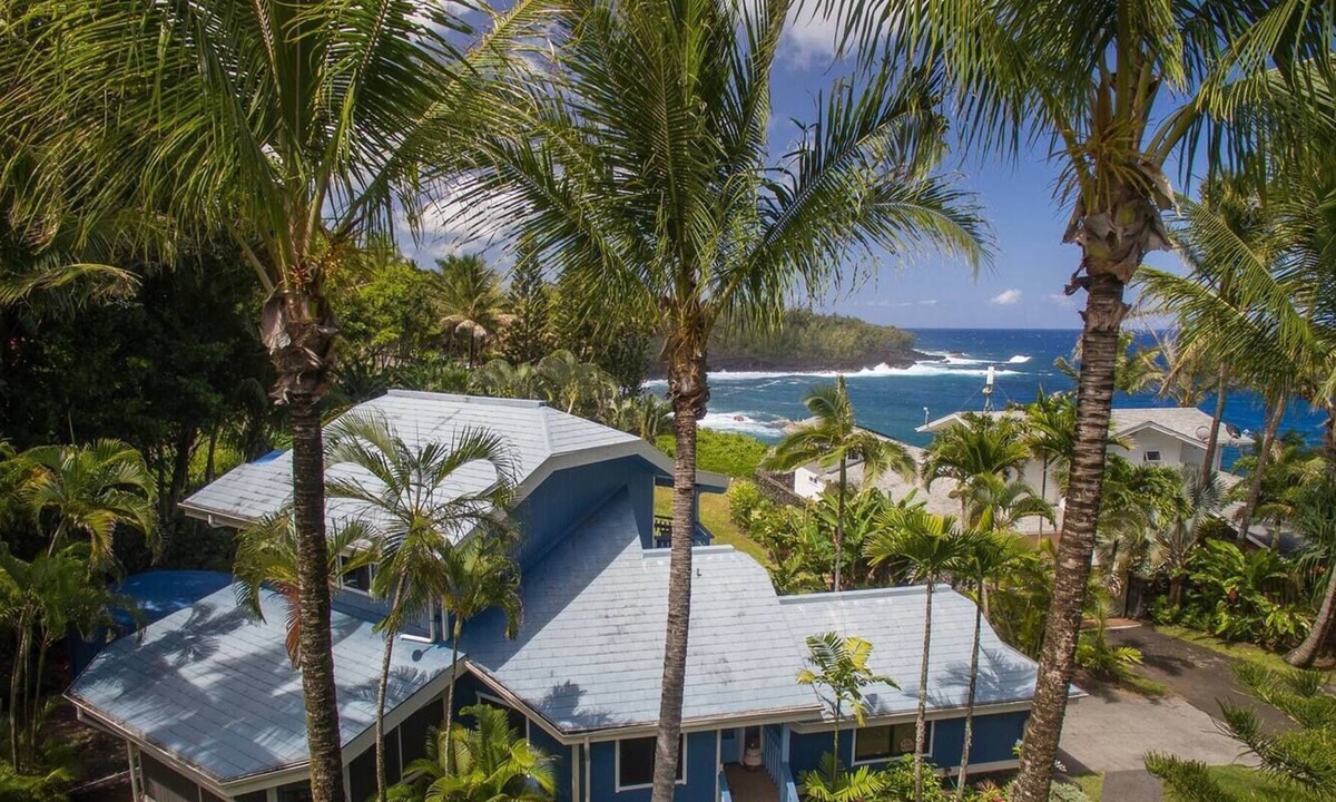 Kehena Beach Estates House | Ocean View Black Sand Beach House steps away from Kehena black sand beach