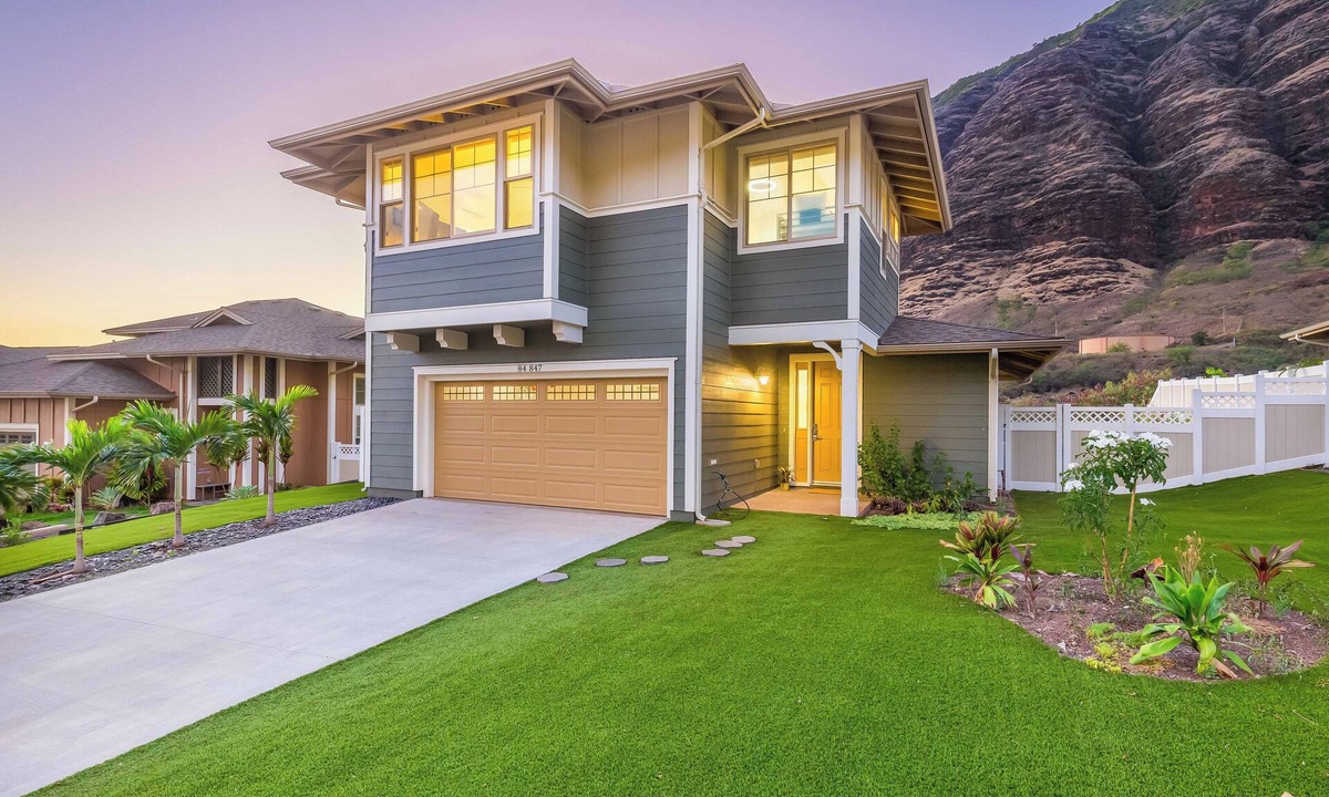 Makaha Valley House | Ocean Views Serene Vacation Escape Home Near Beach w/Beach Equipment & Games