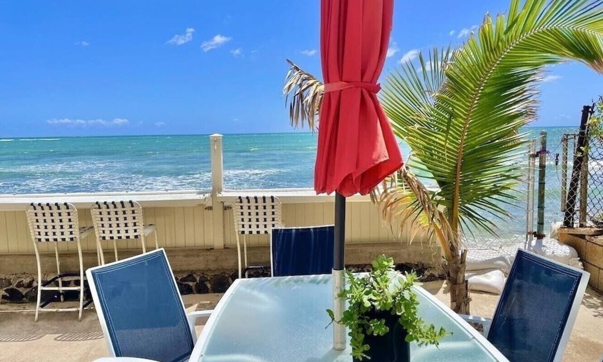 Ewa Cottage | Oceanfront Beach House, AC WiFi OceanView backyard, private access to the beach