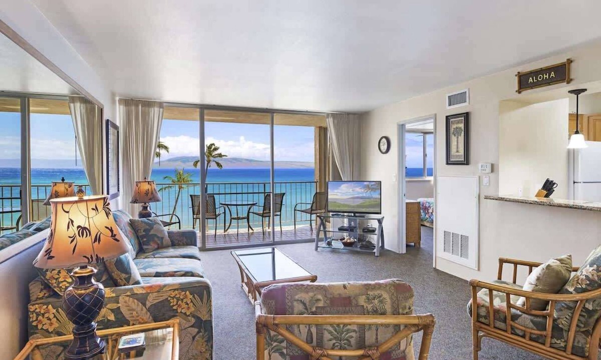 Kahana House | Oceanfront condo, AC, stunning view, resort amenities, walkable area