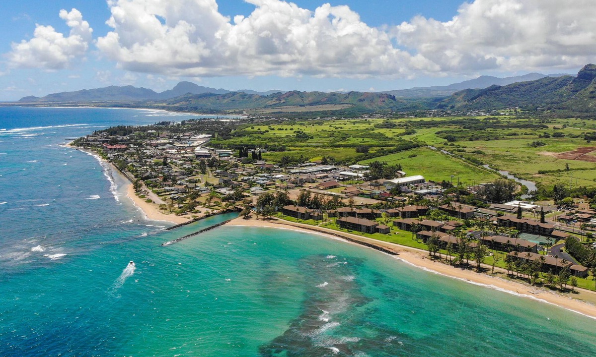 Kapaa Condo | Oceanfront condo with balcony, great view, pool, hot tub - 50 ft to beach