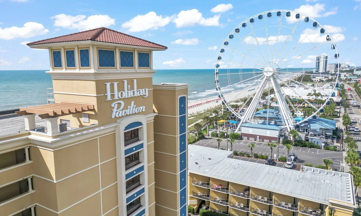 Downtown Myrtle Beach Condo | 🌊 Oceanfront Gem | Holiday Pavilion 1BR | Walk to Boardwalk 🎡