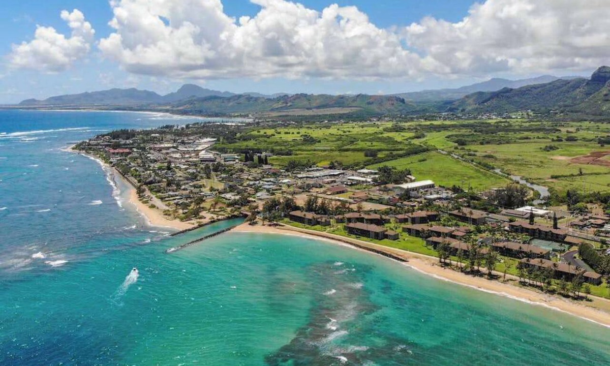 Kapaa Condo | Oceanfront Kapaa Condo with Balcony, Pool & Hot Tub - 50 ft to Beach