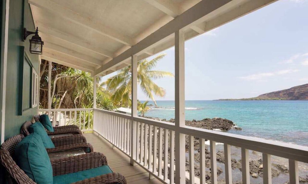 Honaunau-Napoopoo House | Oceanfront Kealakekua Bay Retreat with Breathtaking Views
