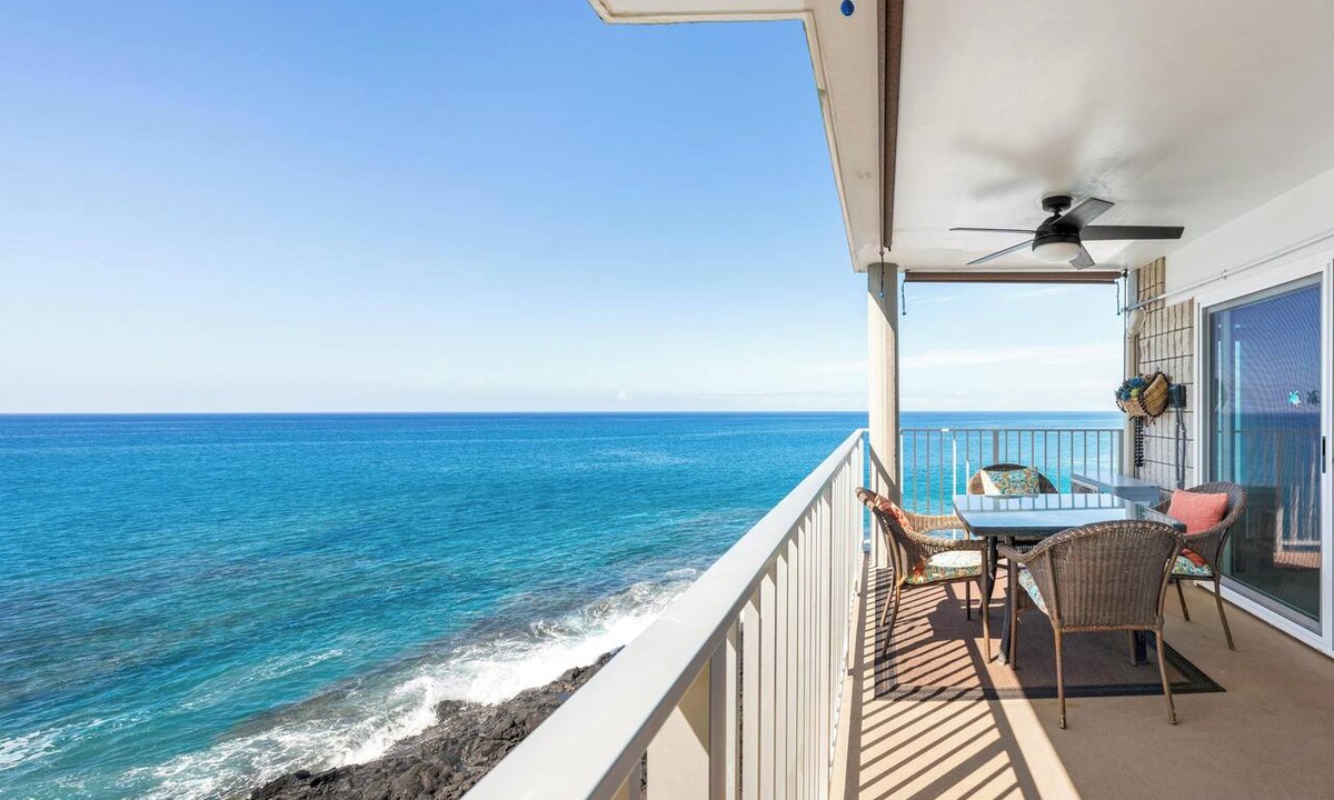 Kailua-Kona Condo | Oceanfront Kona Condo | Watch Whales & Sunsets from Your Private Lanai