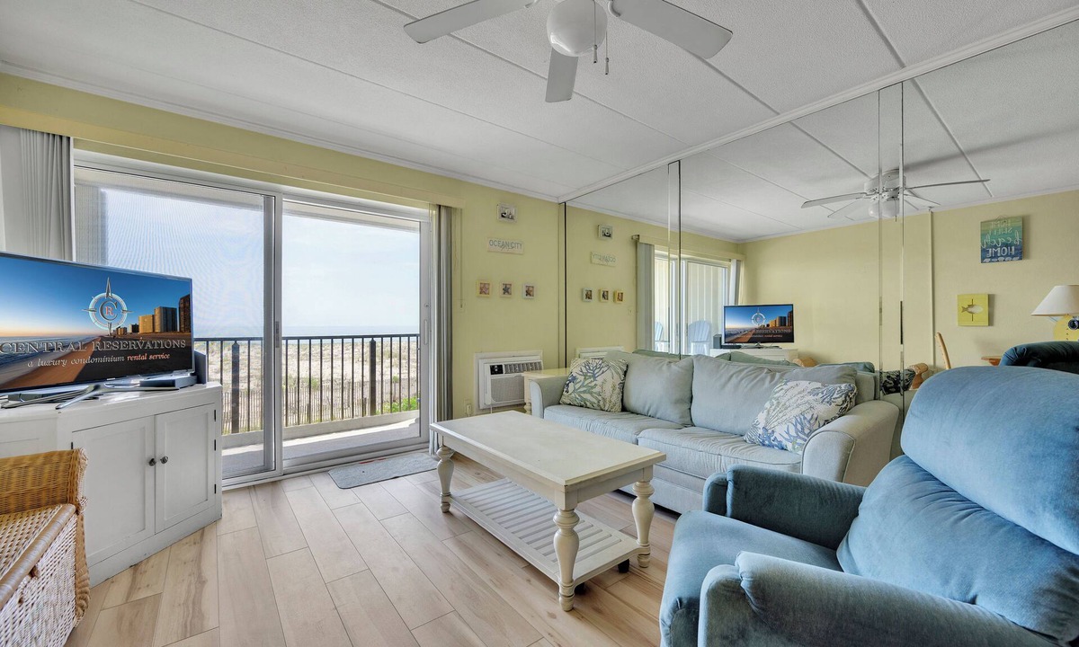 Midtown Ocean City Condo | Oceanfront midrise building conveniently located on 52 street, perfect for a family of 6
