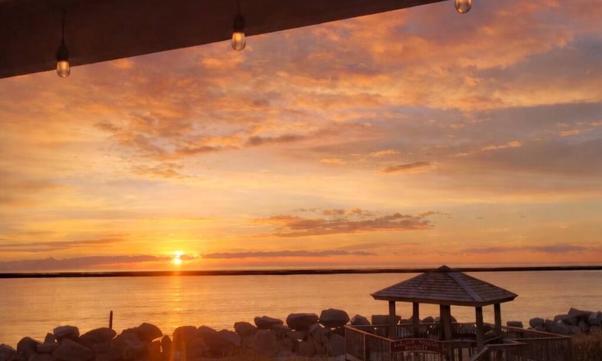 North Carolina Coast Condo | Oceanfront + Pool, Pet-friendly, 1st Floor, Next to Pier Tiki Bar and restaurant